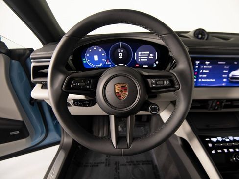 New 2025 Porsche Macan 4 Electric image 18