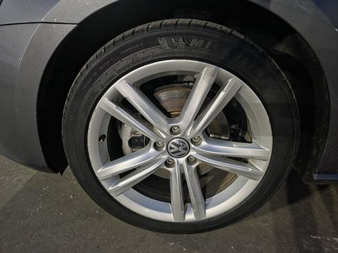 Used 2014 Volkswagen Passat TDI SE image 25