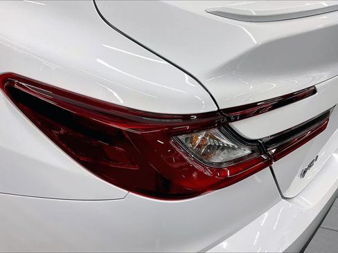Used 2026 Toyota Camry SE FWD image 27