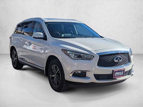 Used 2019 INFINITI QX60 Luxe w/ Essential Package image 3