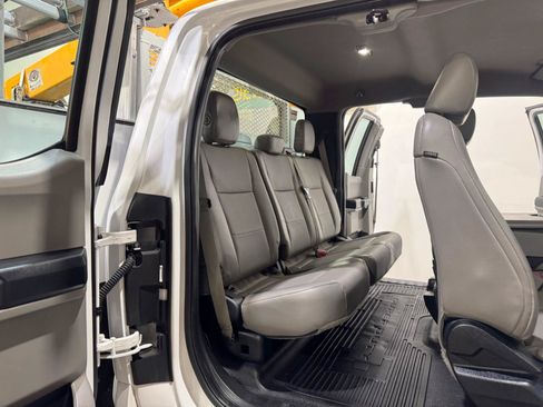 Used 2017 Ford F550 2WD SuperCab Super Duty image 20