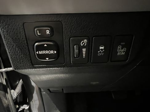 Used 2015 Toyota RAV4 Limited w/ Technology Package AWD/4WD image 15