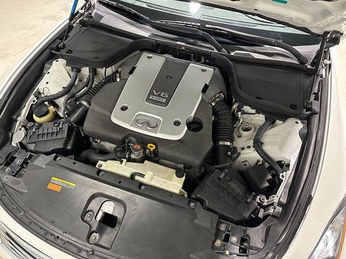 Used 2011 INFINITI G37 Sport image 4