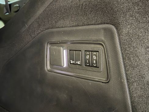 Used 2022 Cadillac Escalade ESV Premium Luxury RWD image 48