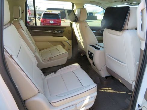 Used 2021 GMC Yukon XL Denali w/ Denali Ultimate Package image 16