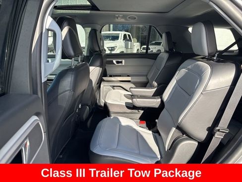 Used 2021 Ford Explorer XLT w/ Equipment Group 202A image 14