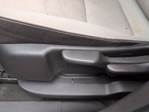 Used 2024 GMC Terrain SLE FWD image 14