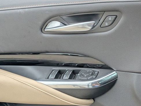 Used 2024 Cadillac XT4 Luxury w/ Cold Weather Package FWD image 24