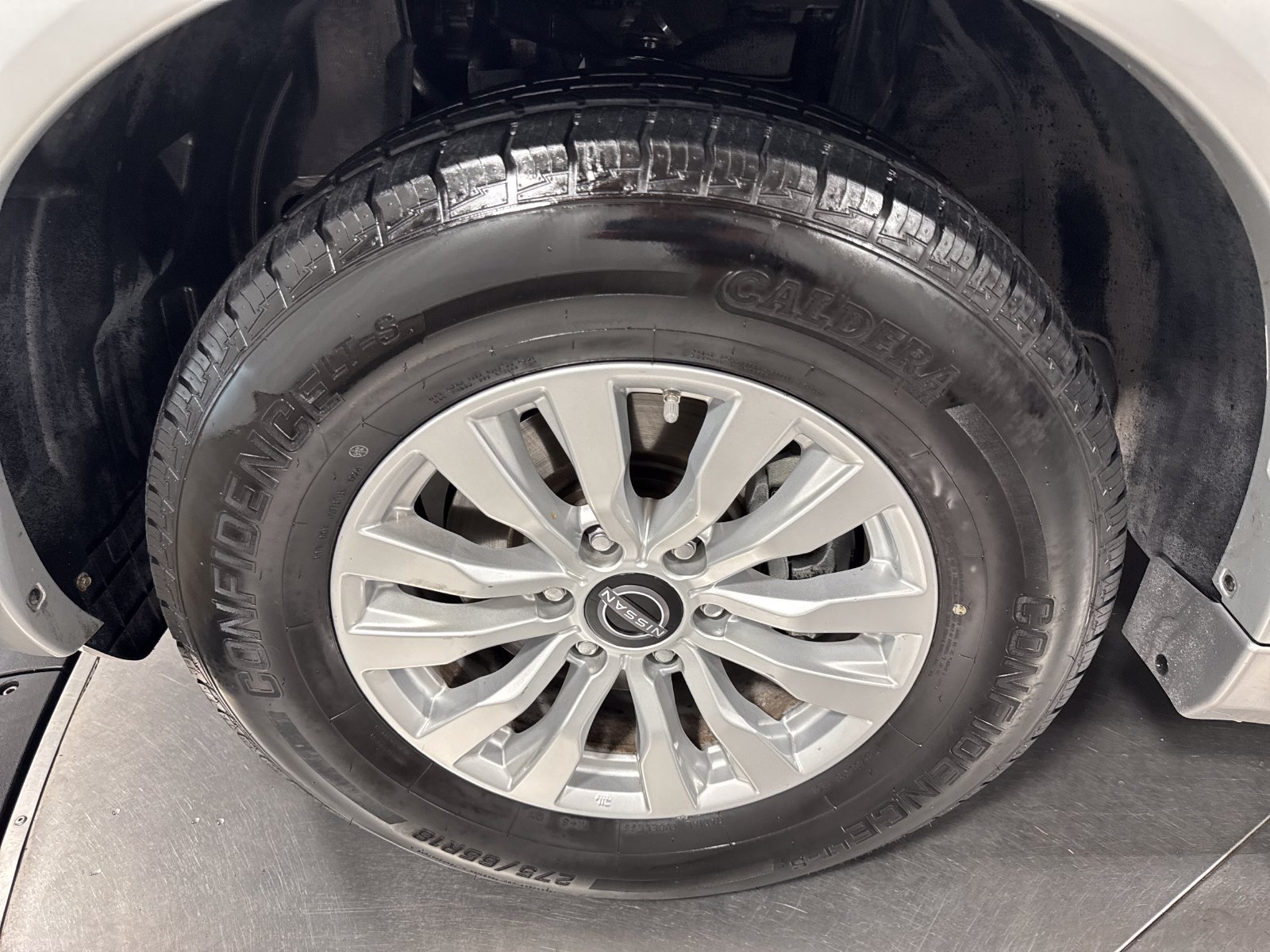 Used 2021 Nissan Armada SV AWD/4WD image 2