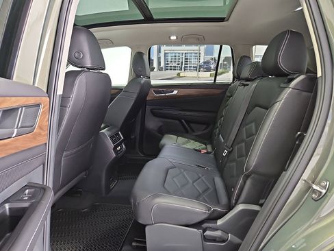 New 2026 Volkswagen Atlas SE FWD image 14