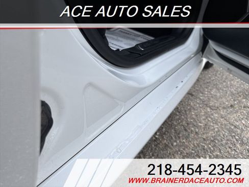 Used 2019 Alfa Romeo Giulia image 6