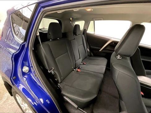 Used 2015 Toyota RAV4 LE AWD/4WD image 18