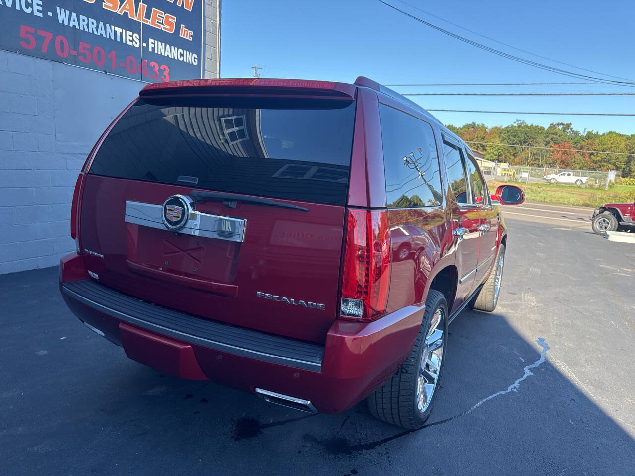 Used 2013 Cadillac Escalade Platinum AWD/4WD image 9