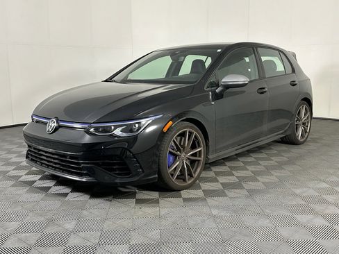 Used 2024 Volkswagen Golf R image 2