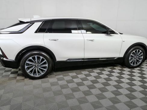Used 2024 Cadillac Lyriq Sport AWD/4WD image 2
