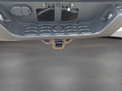 Used 2020 Toyota Tacoma SR AWD/4WD image 15
