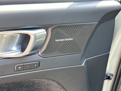 Certified 2024 Volvo XC40 B5 Ultimate w/ Climate Package image 16