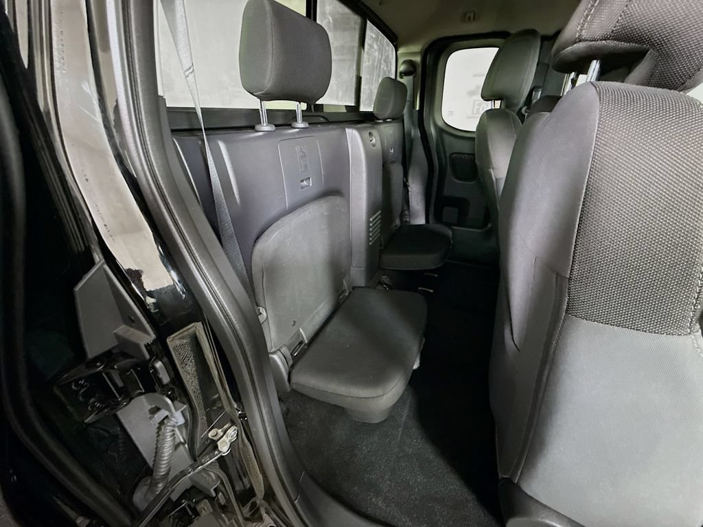 Certified 2025 Nissan Frontier SV RWD image 28