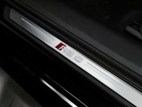 Used 2023 Audi RS 6 image 31