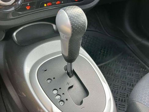 Used 2013 Nissan Juke SV image 28