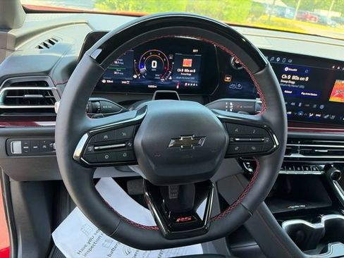 Used 2025 Chevrolet Traverse RS AWD/4WD image 22