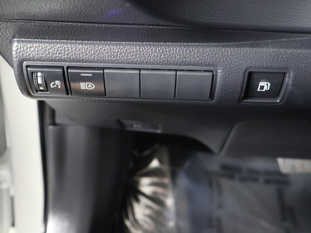 Used 2024 Toyota Corolla LE FWD image 30