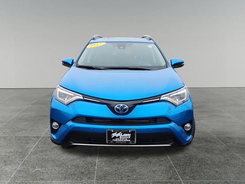 Used 2017 Toyota RAV4 Limited image 2