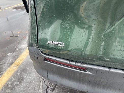 Used 2024 Toyota Sienna XLE image 9