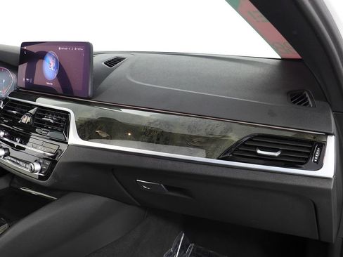 Used 2022 BMW 530i w/ Convenience Package image 14