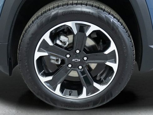 Used 2025 Chevrolet Equinox LT w/ Safety and Technology Package FWD image 9