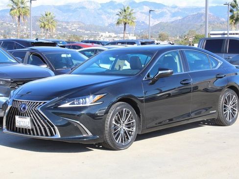 Certified 2022 Lexus ES 300h w/ Premium Package image 3