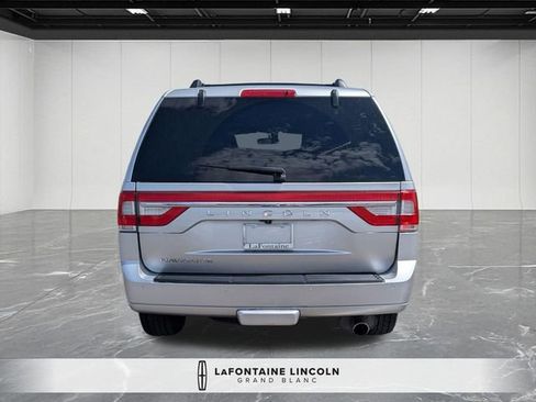 Used 2017 Lincoln Navigator Select AWD/4WD image 4