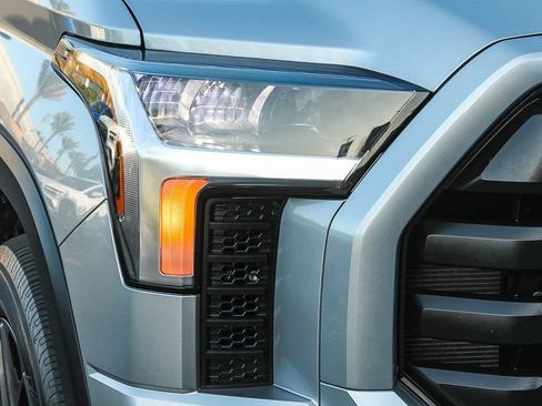Used 2024 Toyota Tundra Limited AWD/4WD image 4