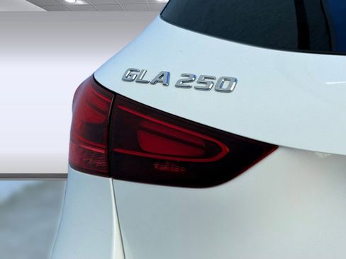 New 2025 Mercedes-Benz GLA 250 image 13
