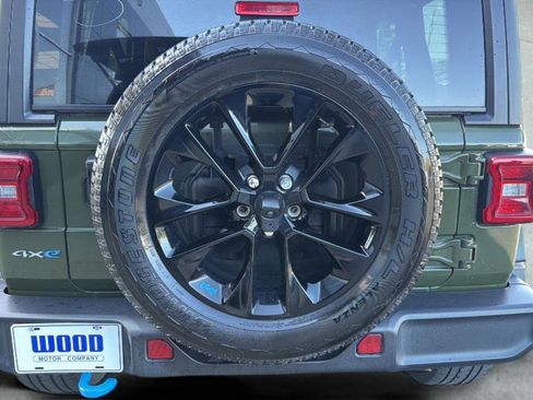 Used 2022 Jeep Wrangler Unlimited Sahara w/ Cold Weather Group AWD/4WD image 31