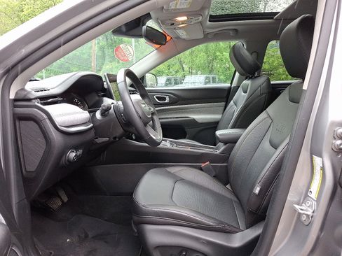 Certified 2022 Jeep Compass Latitude w/ Sun and Sound Group image 13