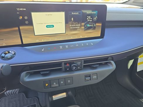 New 2026 Nissan Leaf Platinum+ w/ Floor Mat Package (Platinum+) image 20