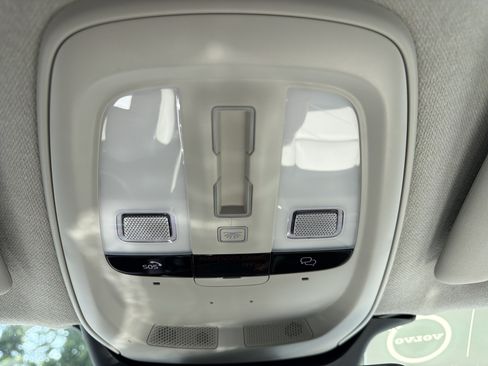Certified 2024 Volvo XC40 B5 Plus w/ Climate Package AWD/4WD image 29