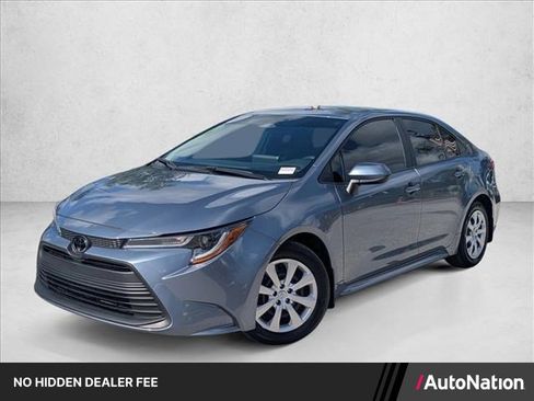Used 2025 Toyota Corolla LE FWD image 1