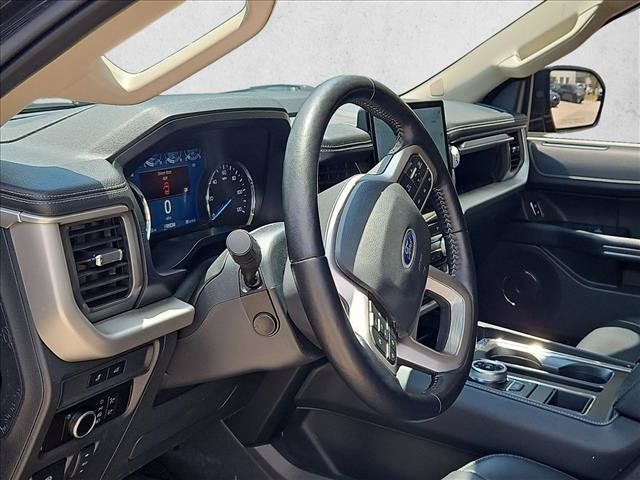 Used 2023 Ford Expedition XLT RWD image 9