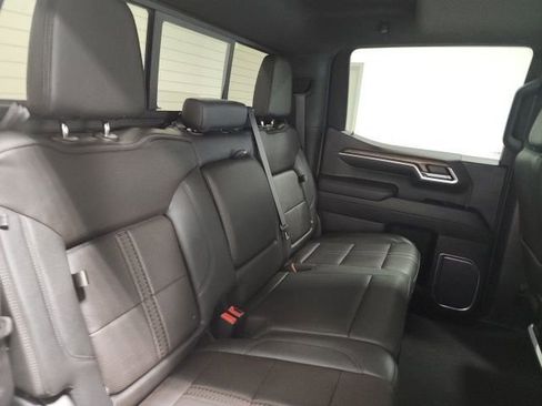 Used 2023 Chevrolet Silverado 1500 High Country w/ High Country Premium Package AWD/4WD image 18