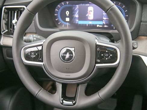 New 2025 Volvo XC90 B6 Ultra w/ Protection Package image 28