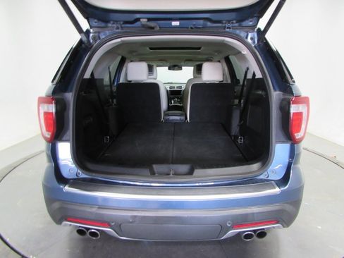 Used 2018 Ford Explorer Platinum AWD/4WD image 11
