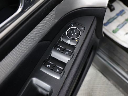 Used 2017 Ford Explorer XLT w/ Equipment Group 202A image 31