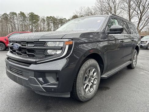 New 2025 Ford Expedition Max Active image 4