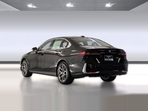 Used 2026 BMW 530i w/ Premium Package image 3