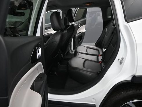 Used 2022 Jeep Compass Limited AWD/4WD image 13