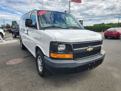 Used 2016 Chevrolet Express 2500 image 22