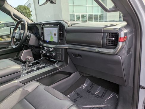 Used 2025 Ford F150 Raptor AWD/4WD image 33