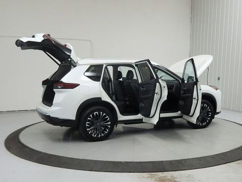 Used 2026 Nissan Rogue Platinum w/ Platinum Premium Package AWD/4WD image 15